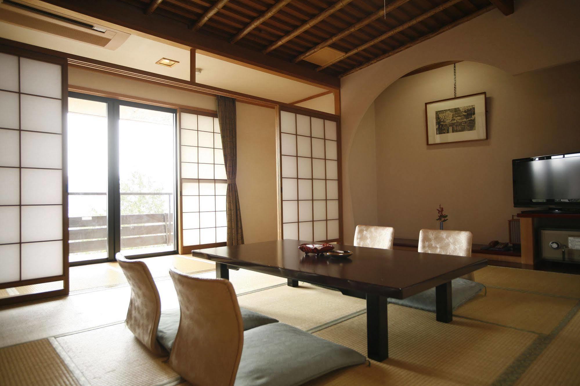 Takayama Kanko Hotel Exteriör bild